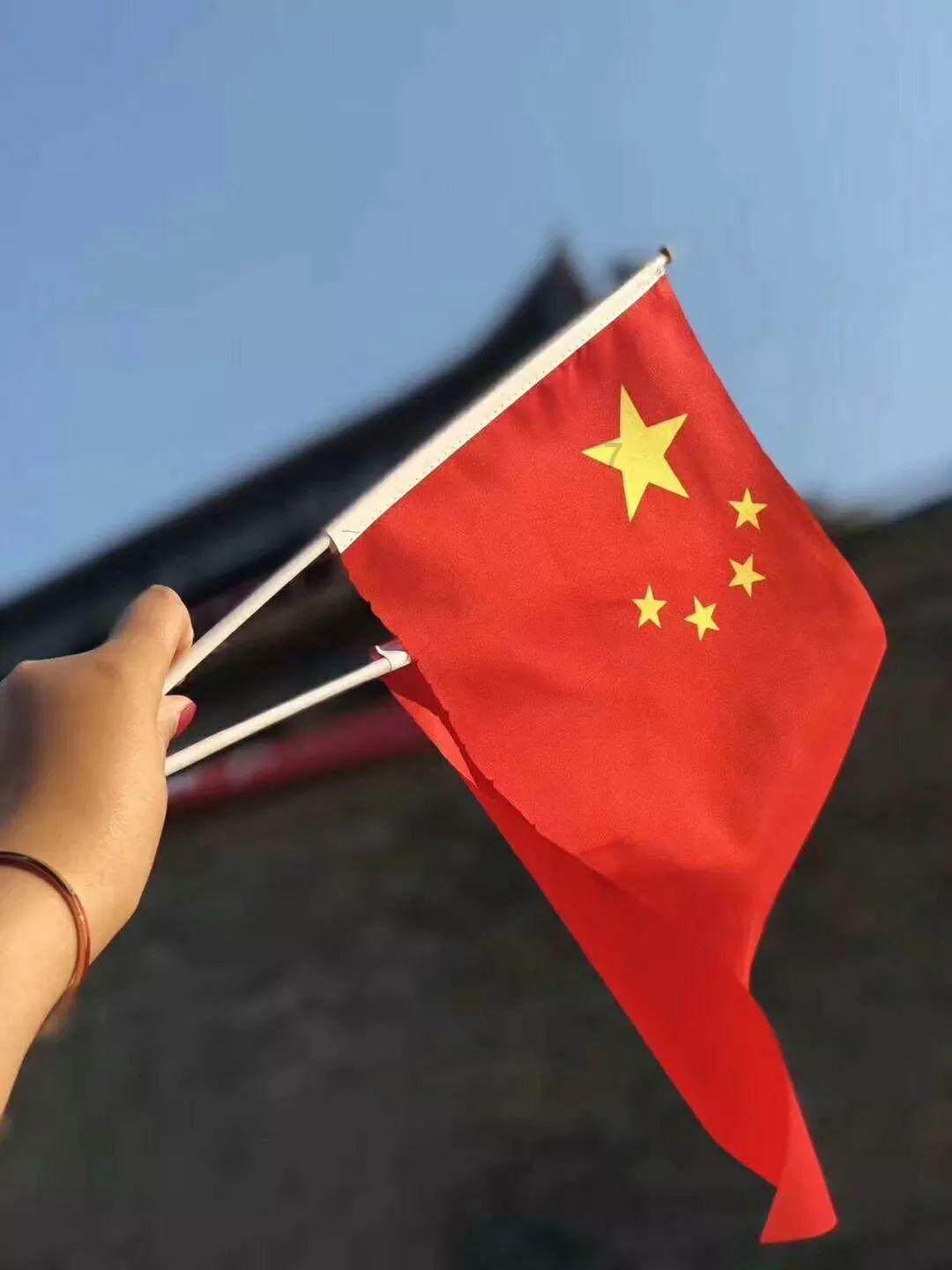 江苏七旬大爷跌入泥潭,路过男子以为在抓龙虾,这起误会是如何引发的?-智能问答|大脑里的问题遇到大脑回答