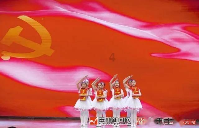 大衣的腰带怎样系好看?-机智问答网页,智能解答你的问题