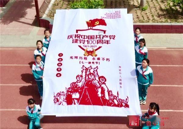 1月23日上午,仙游西苑乡前溪石谷解云海翻涌,天与云与山与地,上下一白,如诗如画。