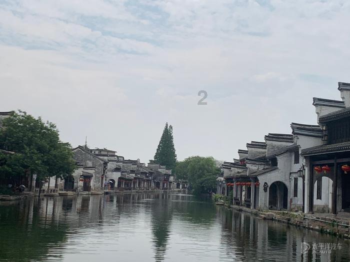 严查“吃公函”“吃食堂”“吃老板”“吃下级”