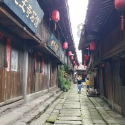 武功再高,也怕菜刀!胡塞反舰导弹立大功,美国军舰掉头就跑