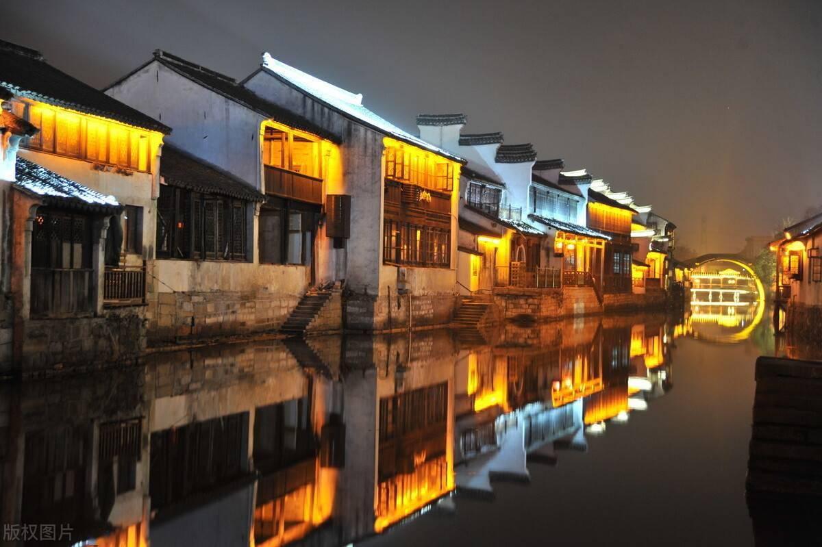 武功再高,也怕菜刀!胡塞反舰导弹立大功,美国军舰掉头就跑