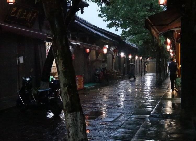 痛心!已致25人遇难!江西新余发生火灾